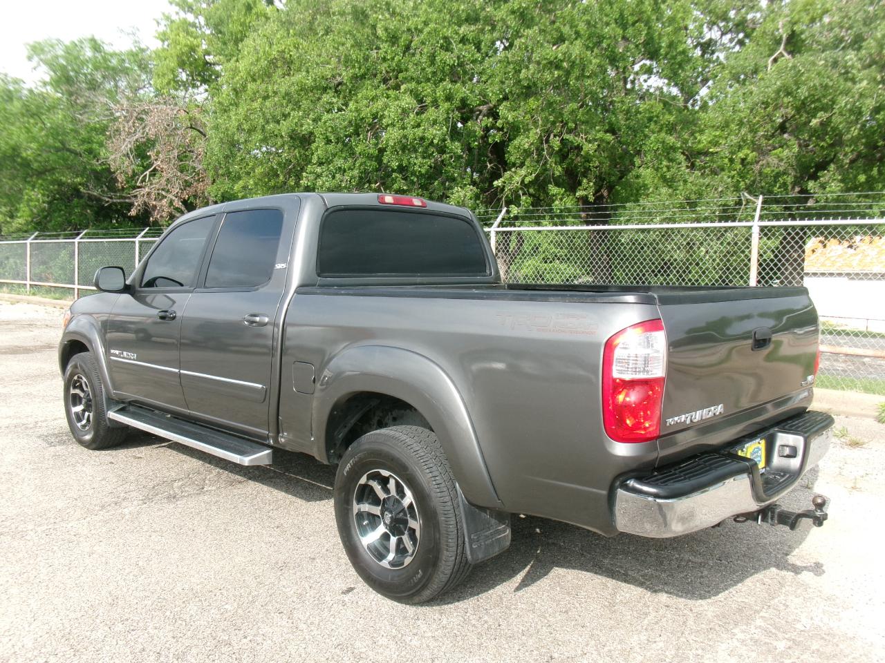 Toyota Tundra SR5 Double Cab 2WD 2005