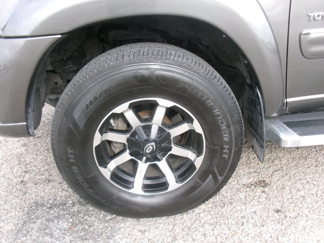 Toyota Tundra SR5 Double Cab 2WD 2005