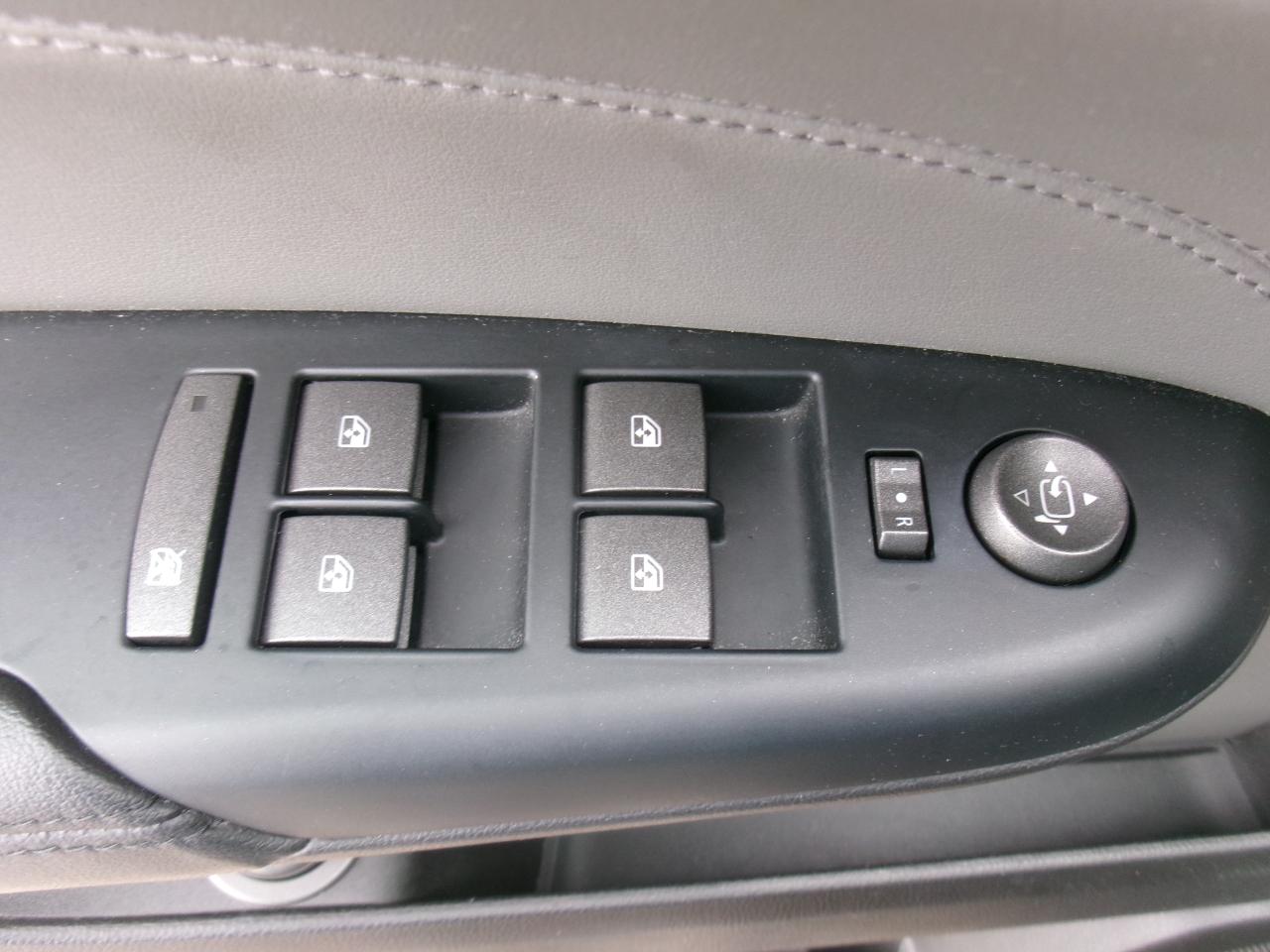 Cadillac SRX Premium Collection AWD 2011