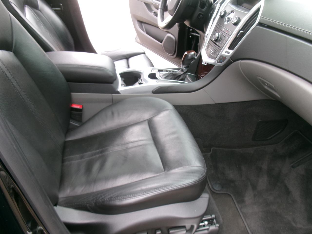 Cadillac SRX Premium Collection AWD 2011