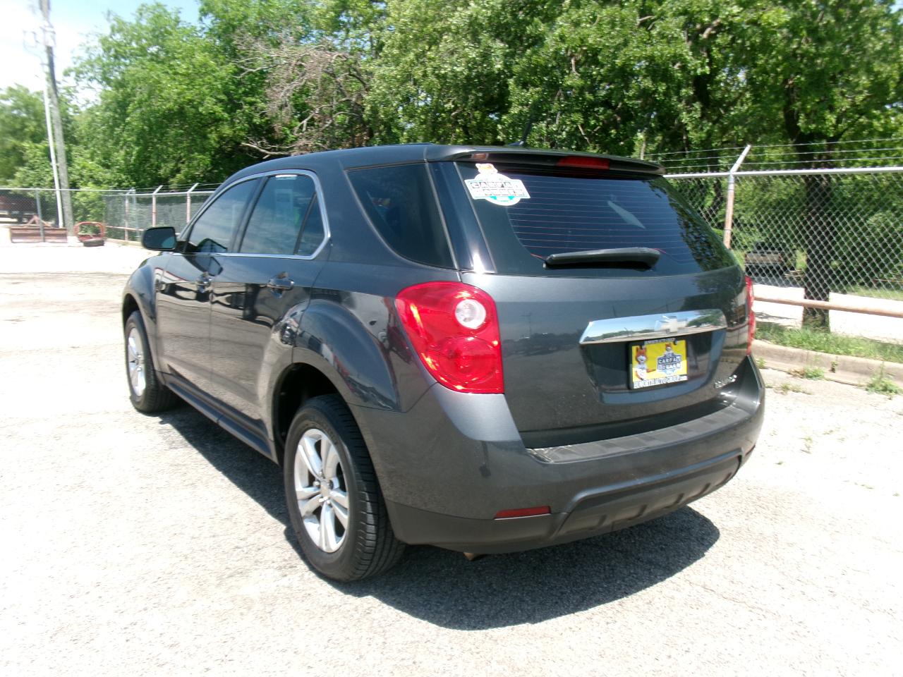Chevrolet Equinox LS 2WD 2011