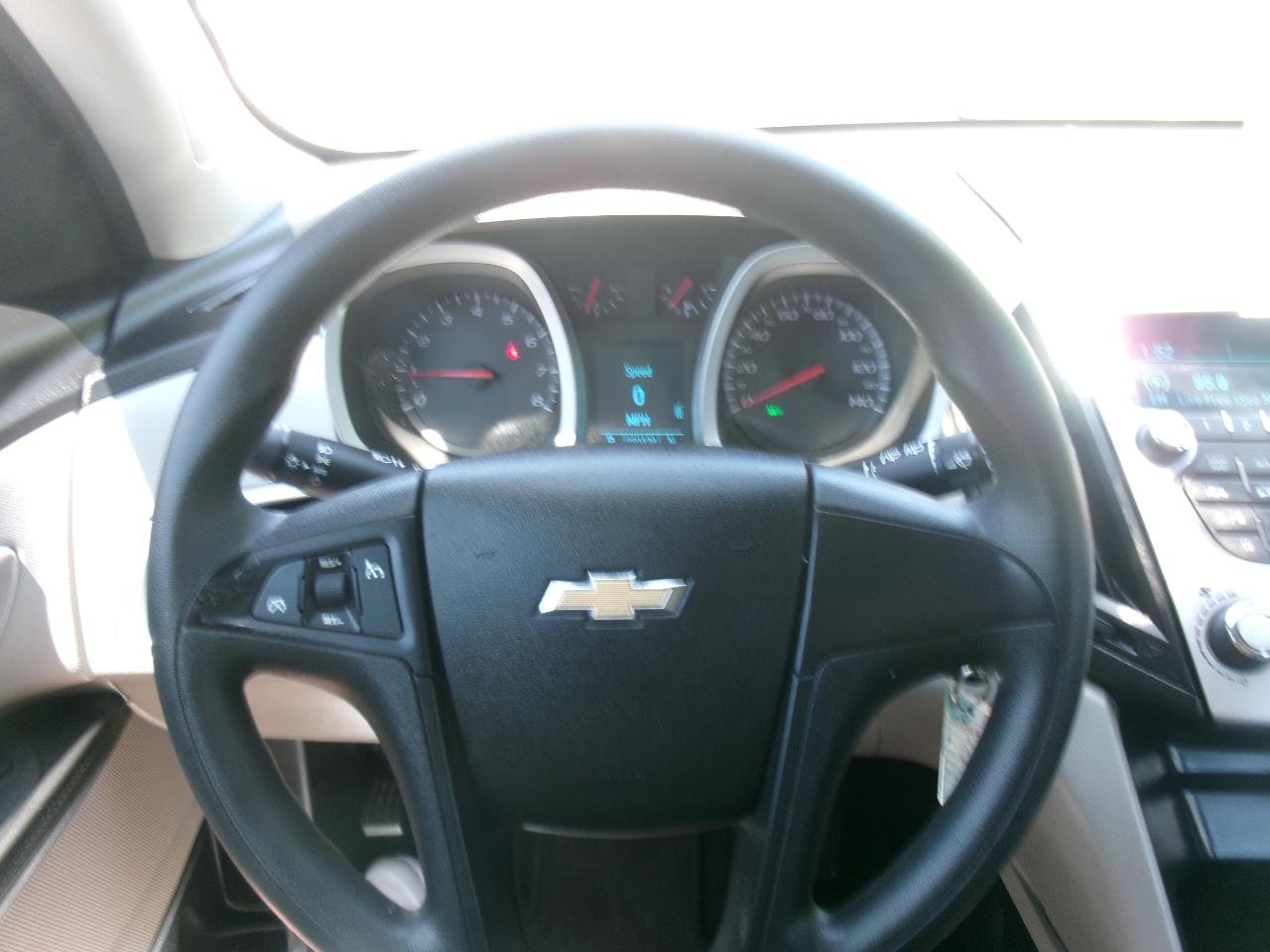 Chevrolet Equinox LS 2WD 2011