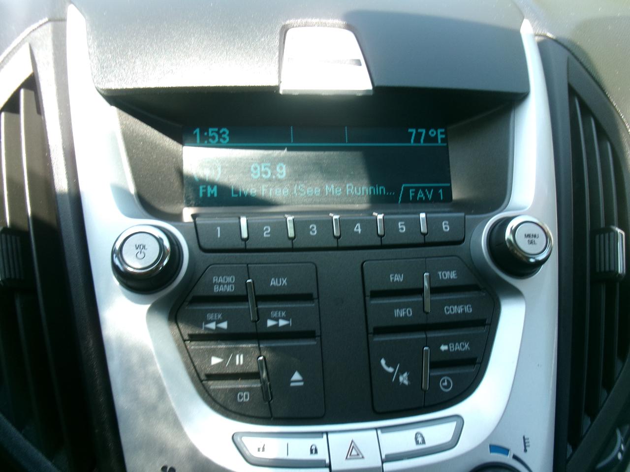 Chevrolet Equinox LS 2WD 2011