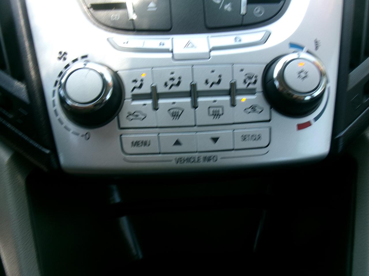 Chevrolet Equinox LS 2WD 2011