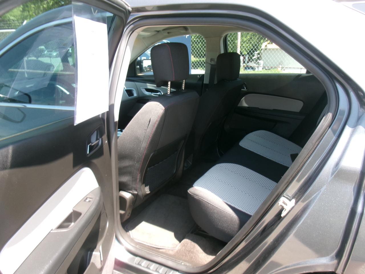 Chevrolet Equinox LS 2WD 2011