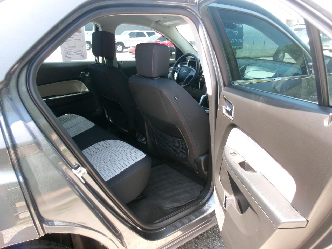 Chevrolet Equinox LS 2WD 2011