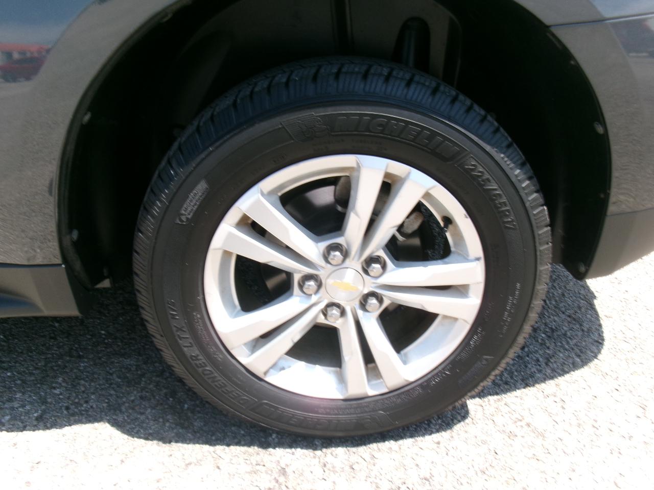 Chevrolet Equinox LS 2WD 2011