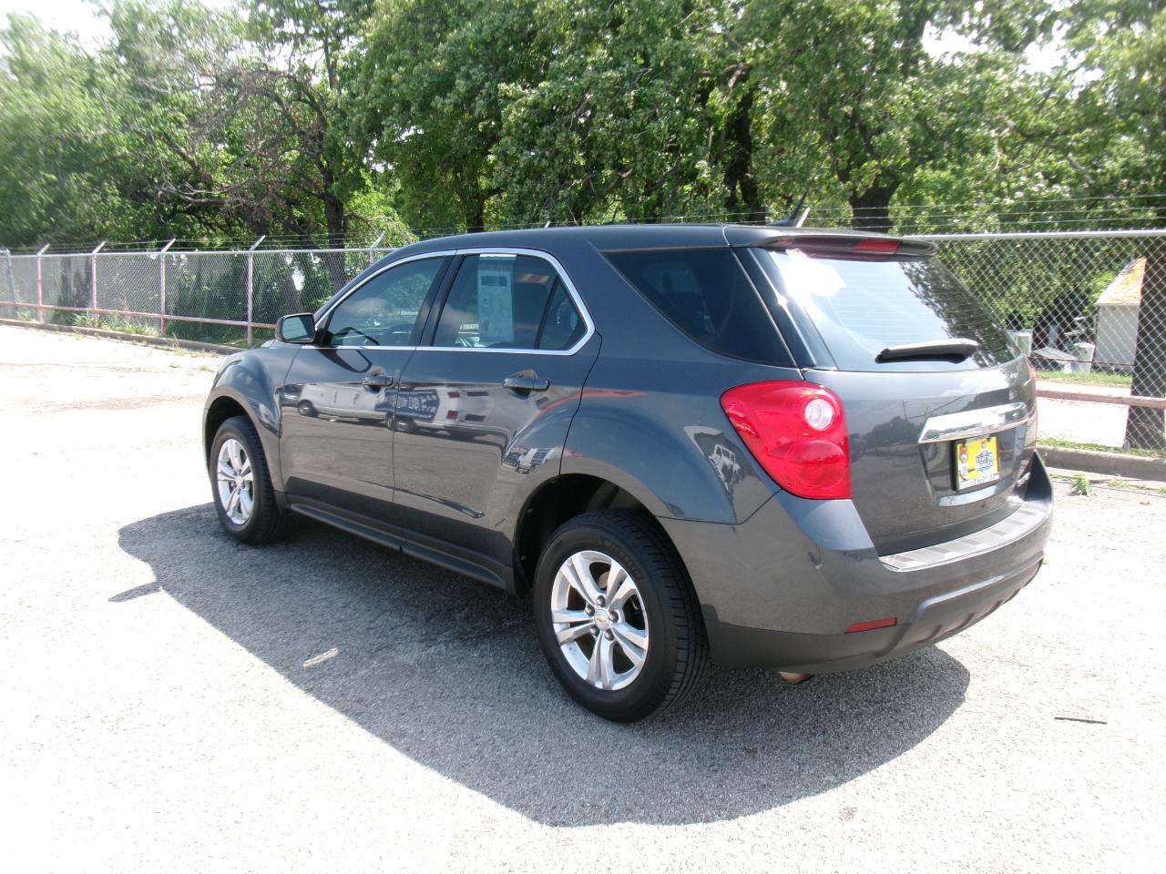Chevrolet Equinox LS 2WD 2011