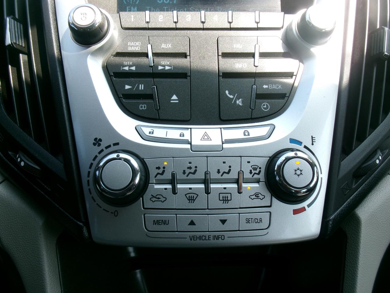 Chevrolet Equinox LS 2WD 2011