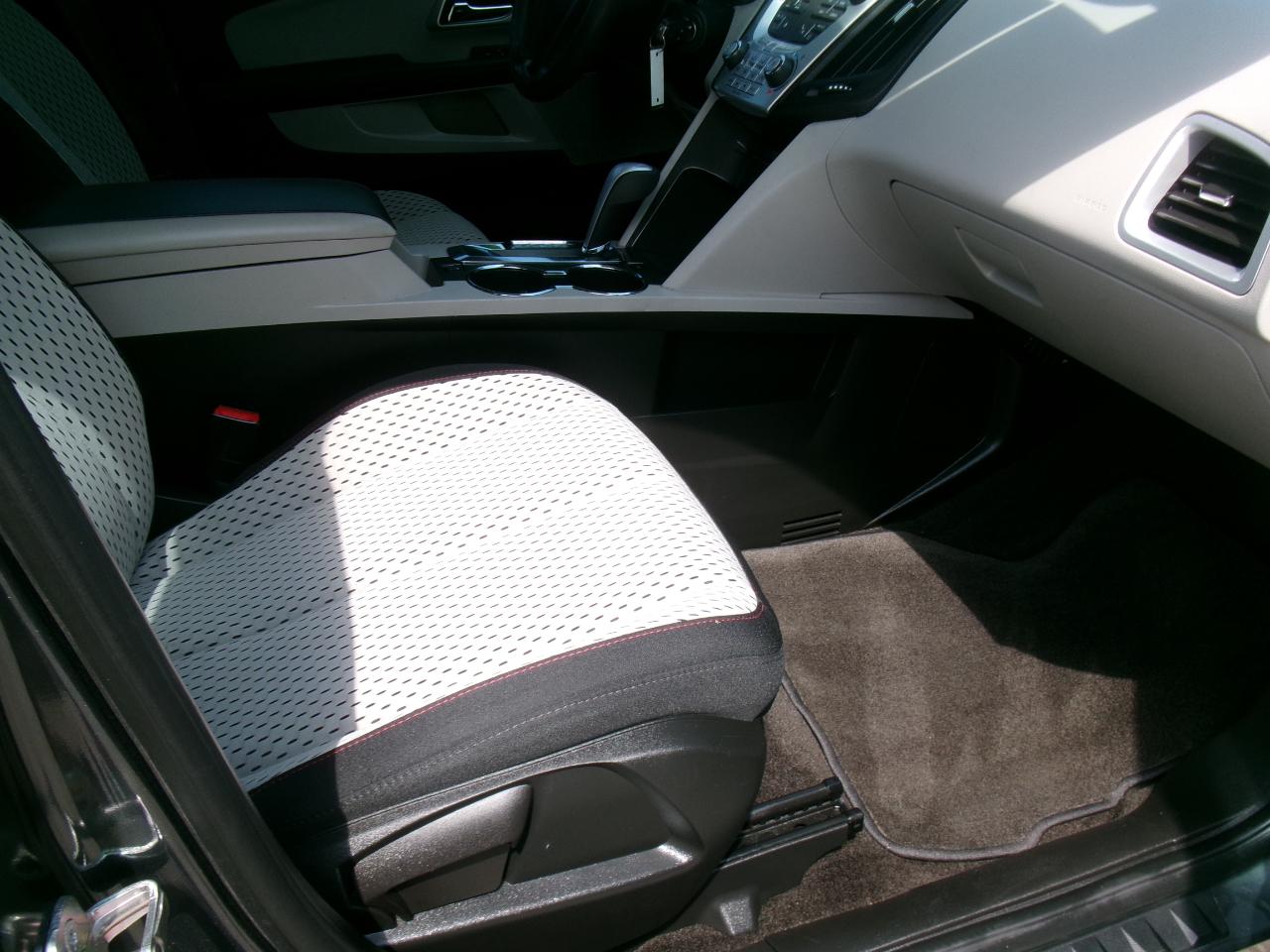 Chevrolet Equinox LS 2WD 2011