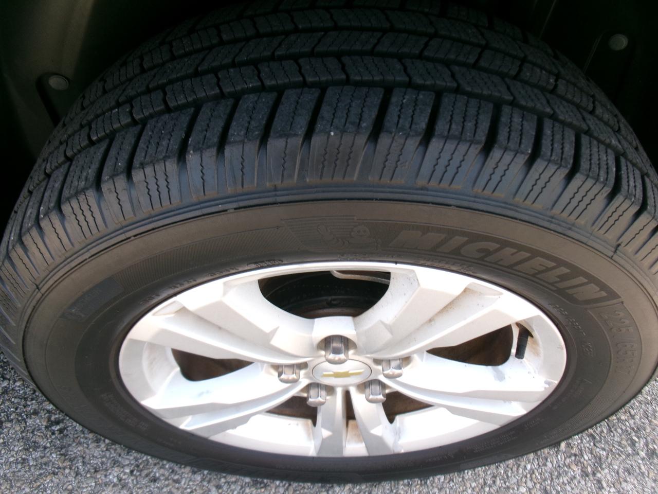 Chevrolet Equinox LS 2WD 2011