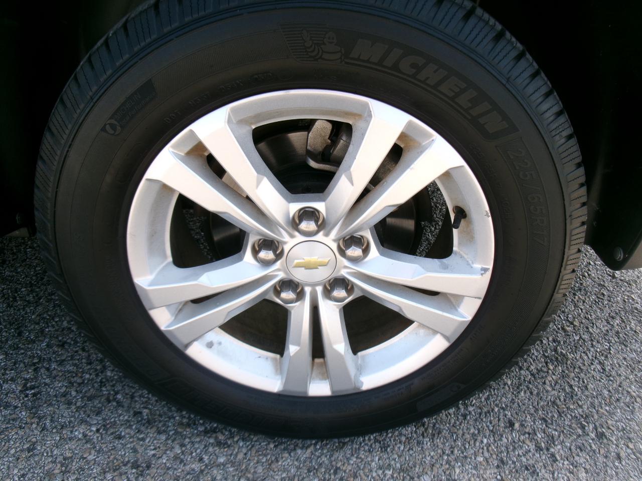 Chevrolet Equinox LS 2WD 2011