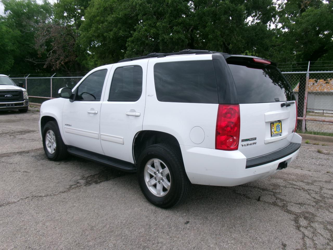 GMC Yukon SLT1 2WD 2010