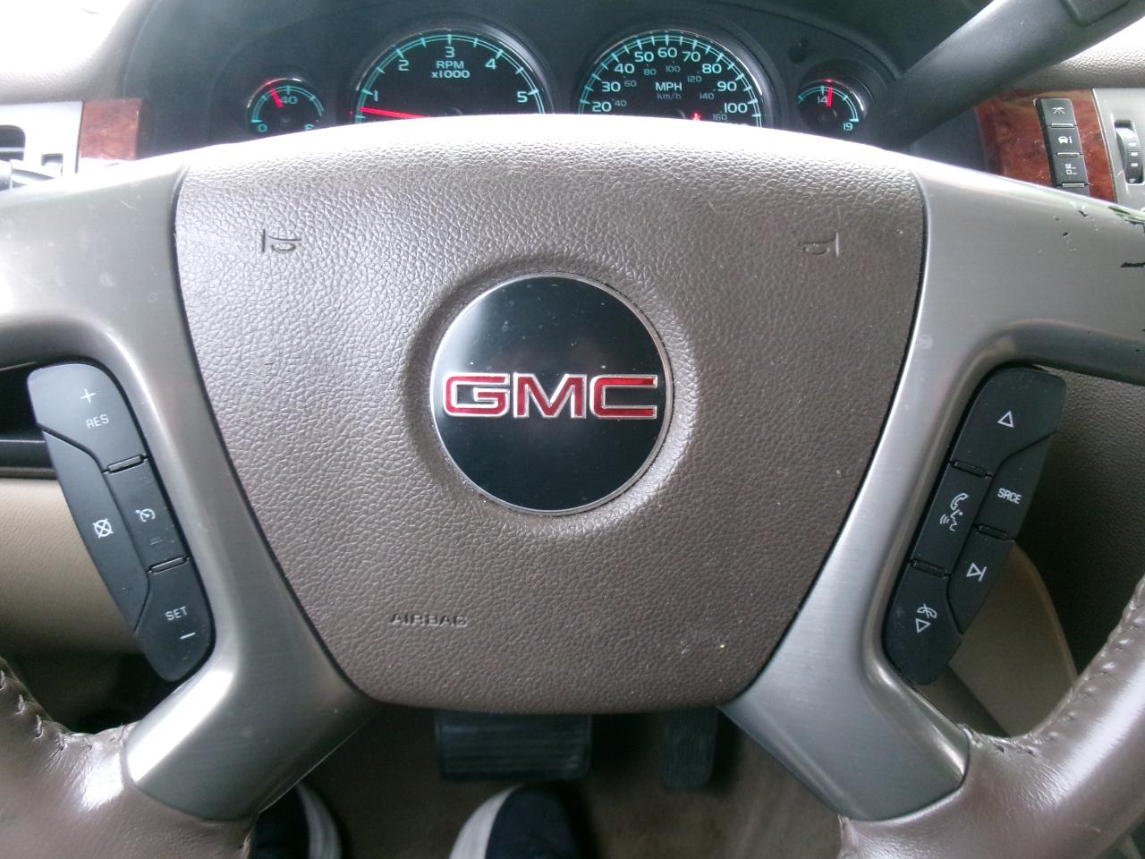 GMC Yukon SLT1 2WD 2010