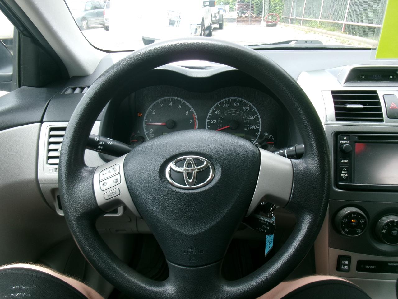 Toyota Corolla LE 2013