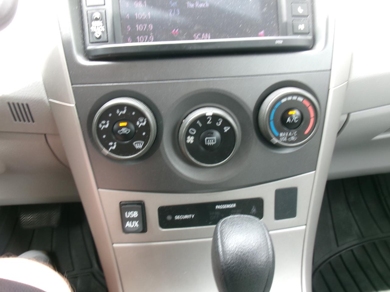 Toyota Corolla LE 2013