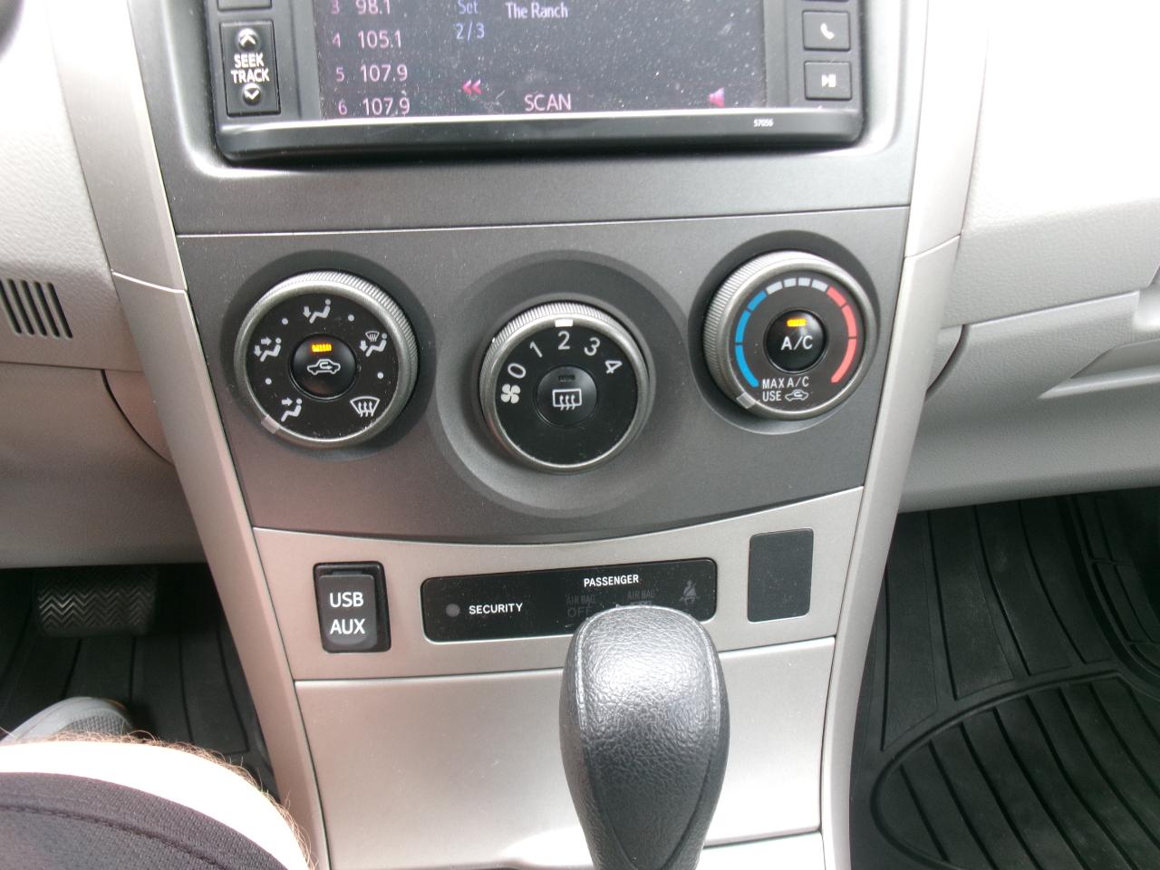 Toyota Corolla LE 2013
