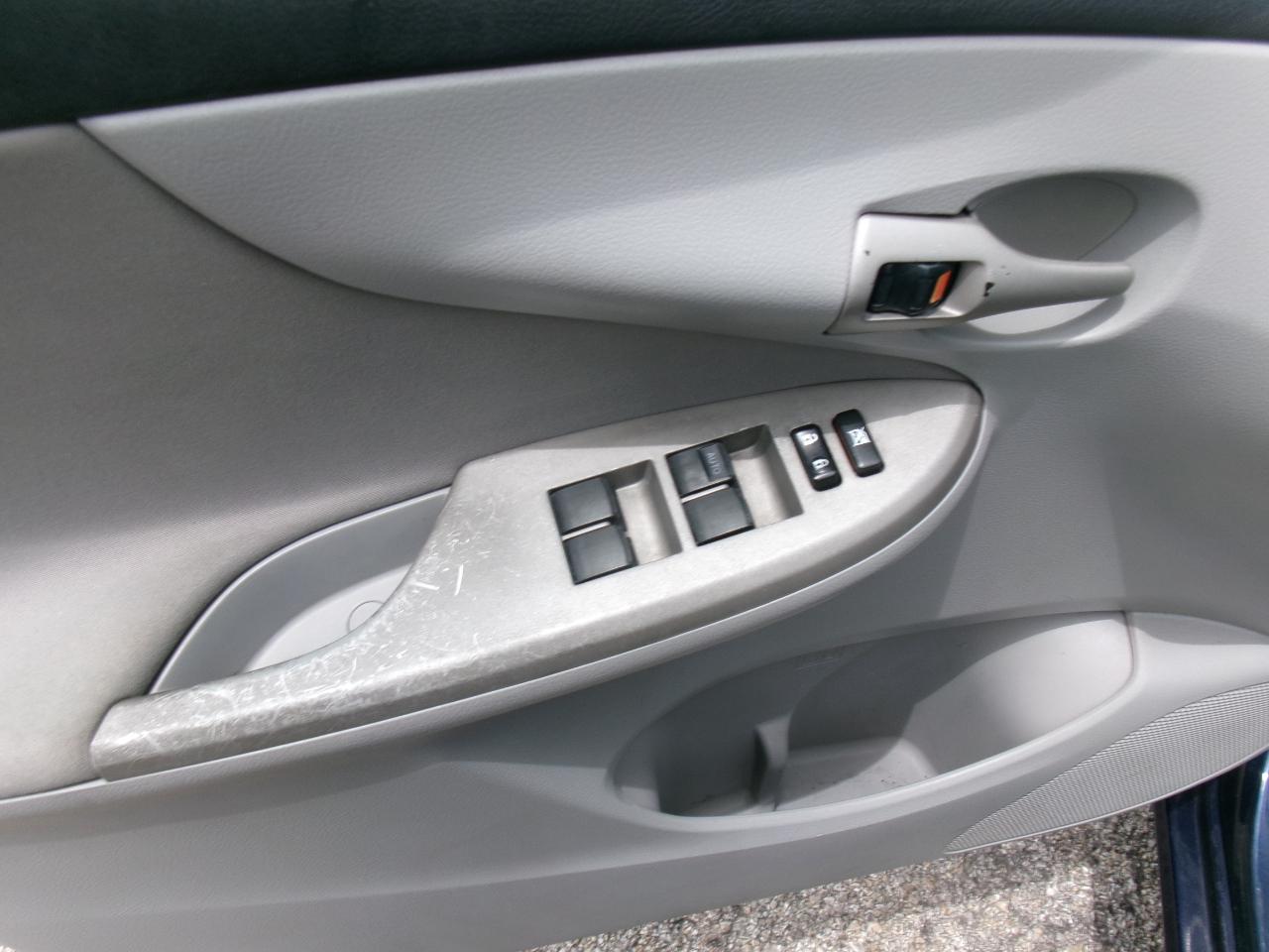 Toyota Corolla LE 2013