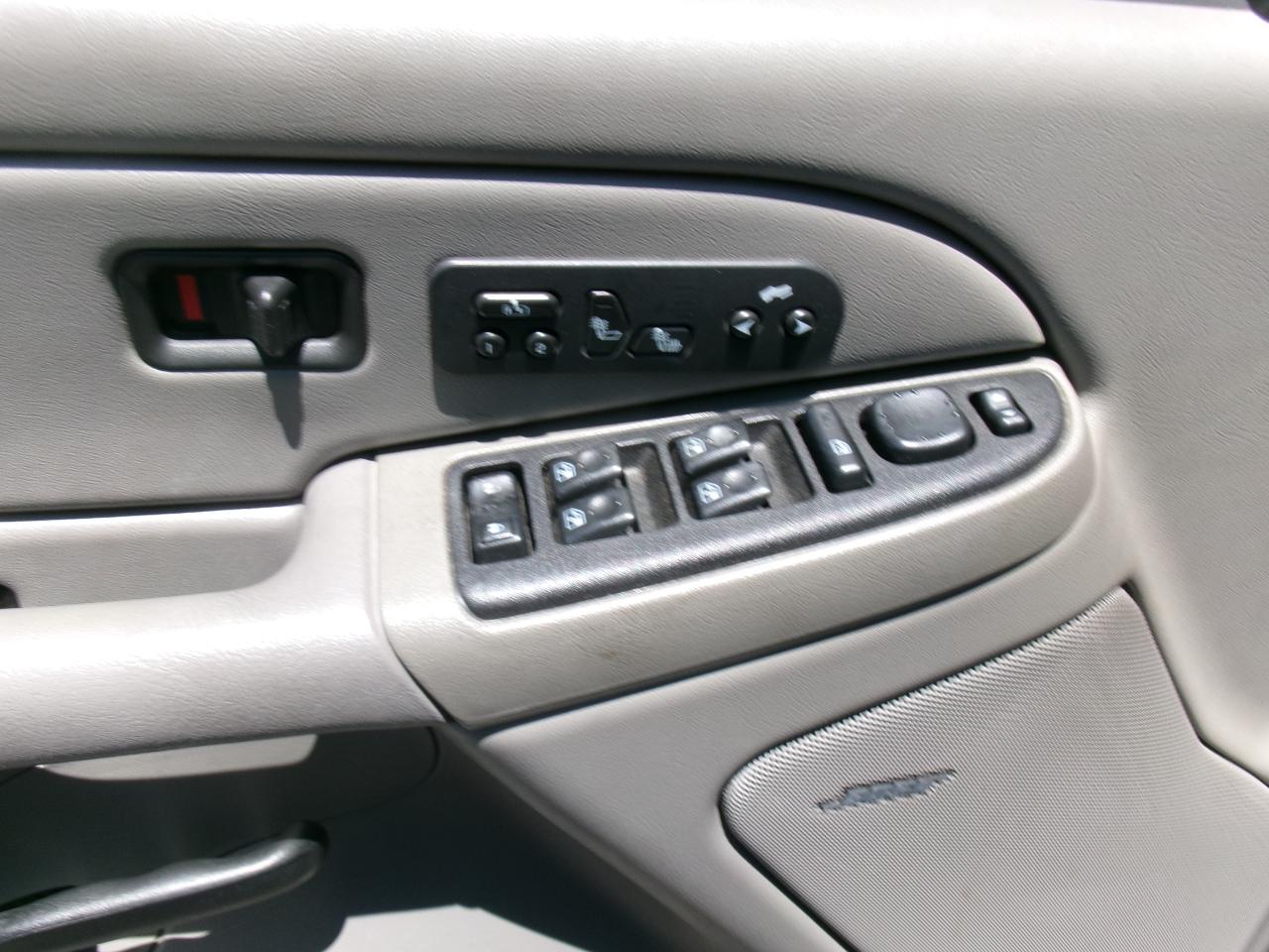 Chevrolet Suburban LT 2004