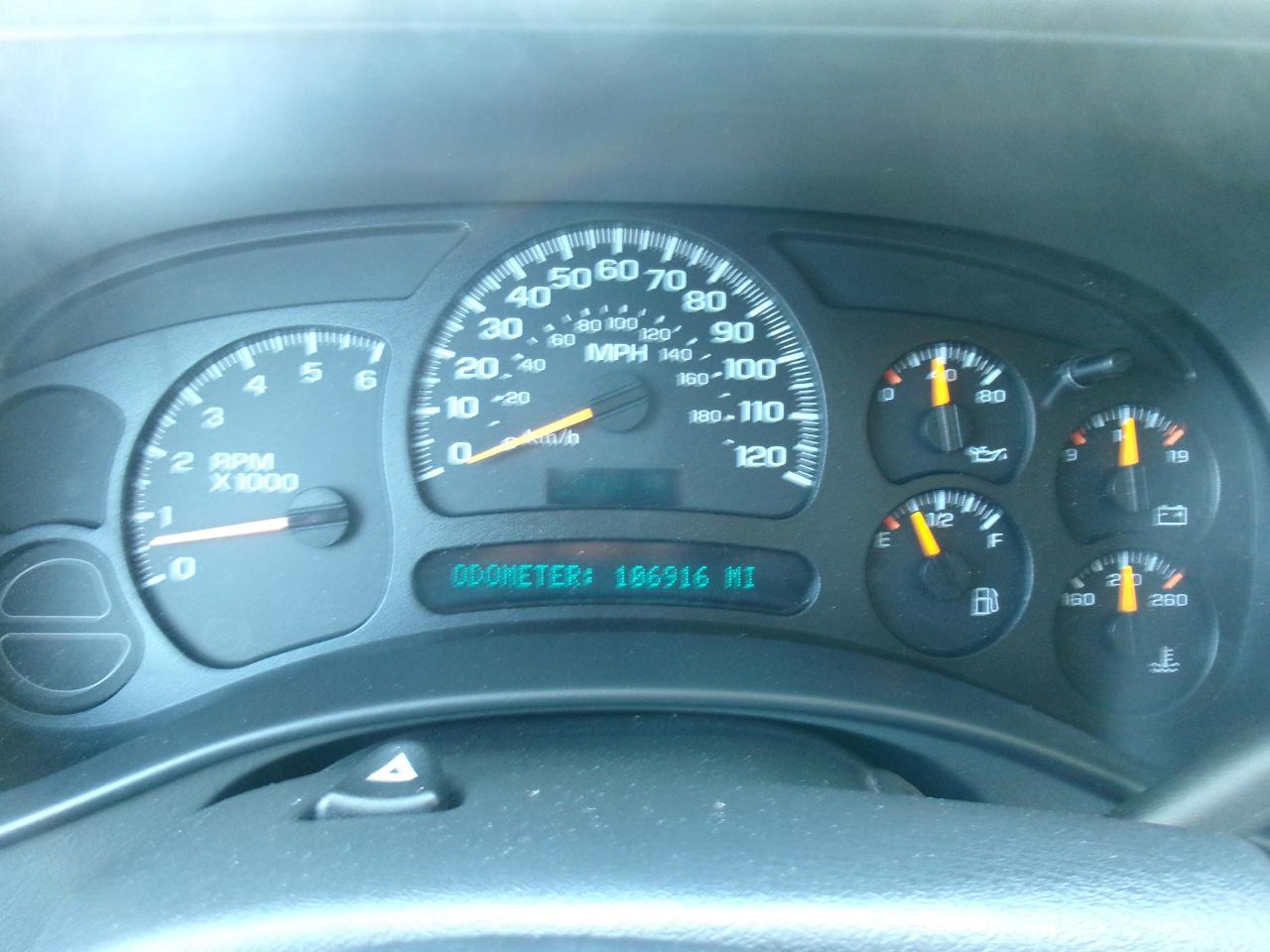 Chevrolet Suburban LT 2004