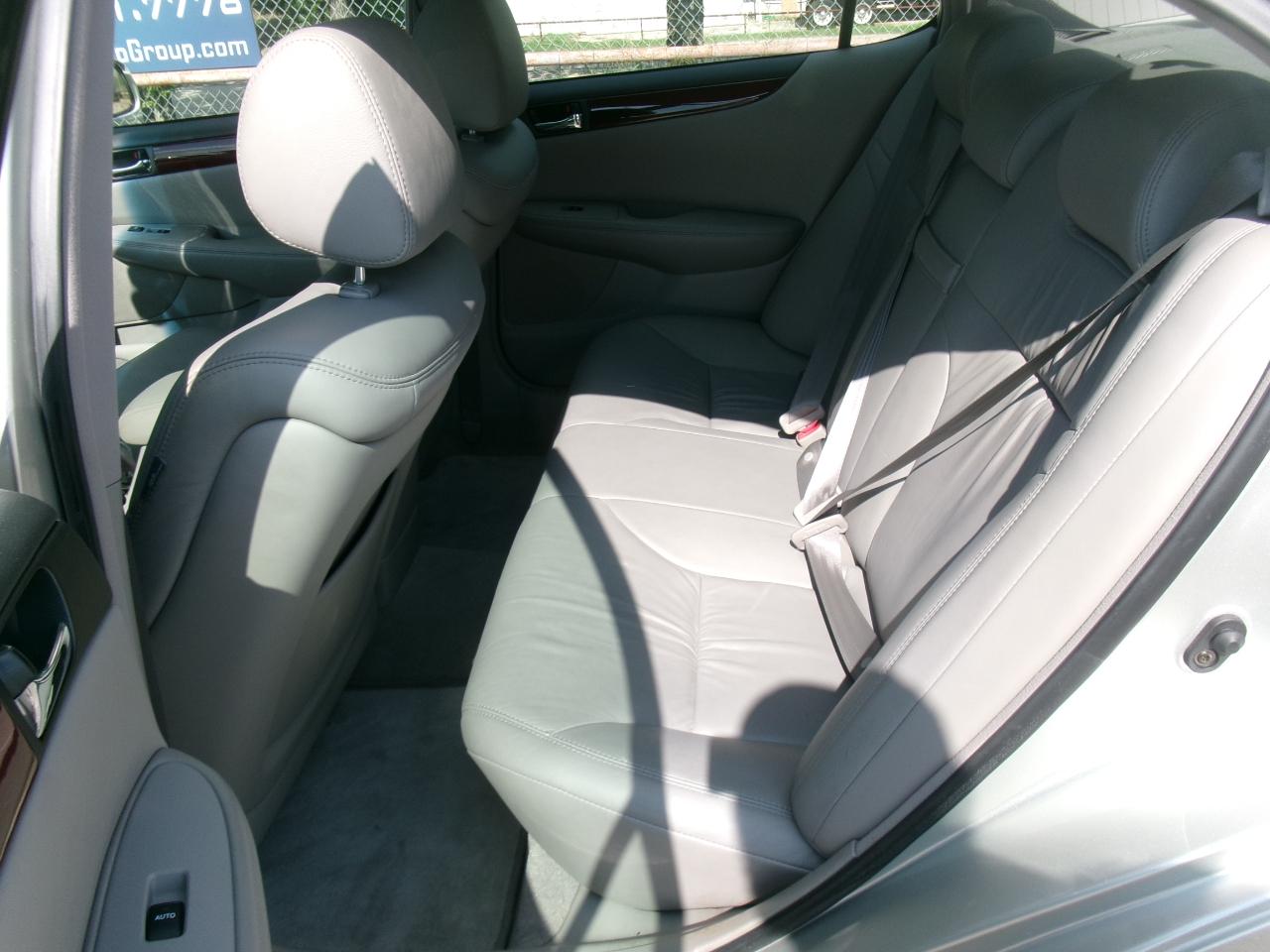 Lexus ES 330 Sedan 2004