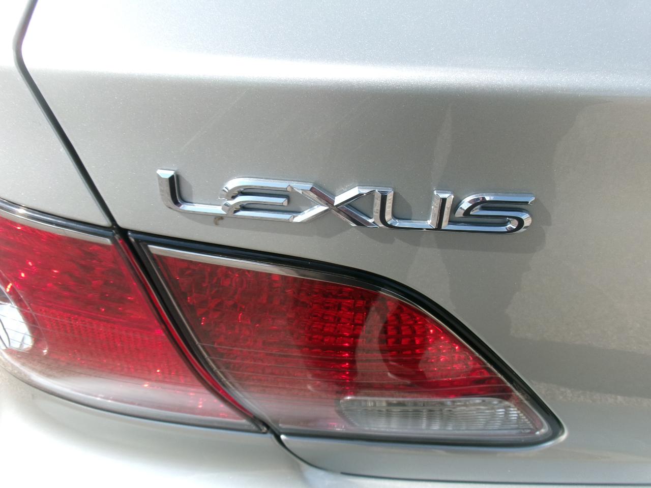 Lexus ES 330 Sedan 2004