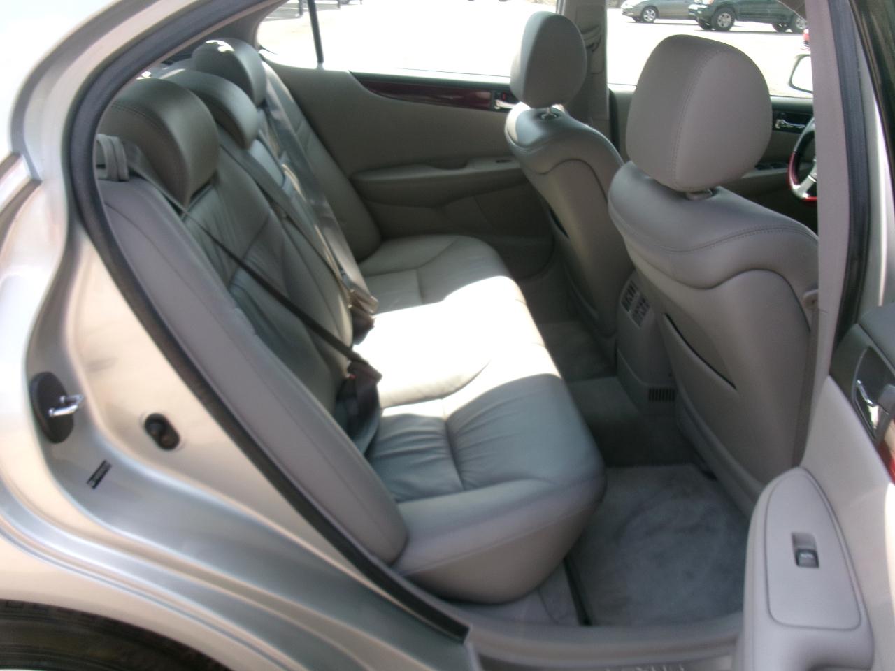 Lexus ES 330 Sedan 2004