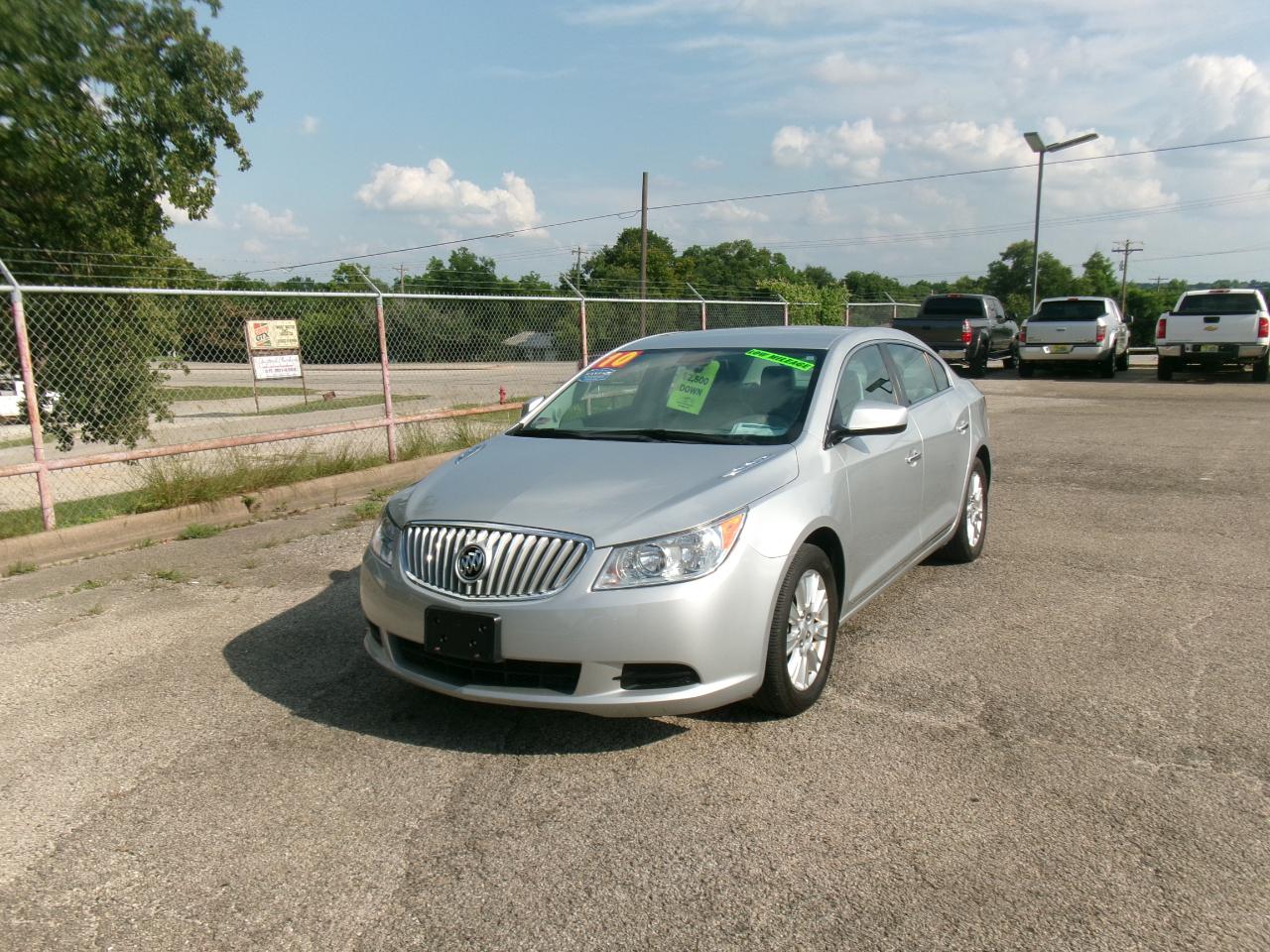 Buick LaCrosse CX 2010