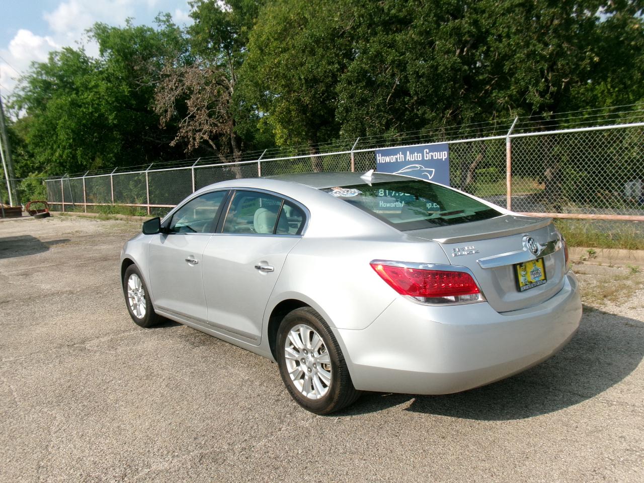 Buick LaCrosse CX 2010
