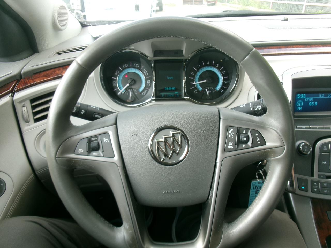 Buick LaCrosse CX 2010