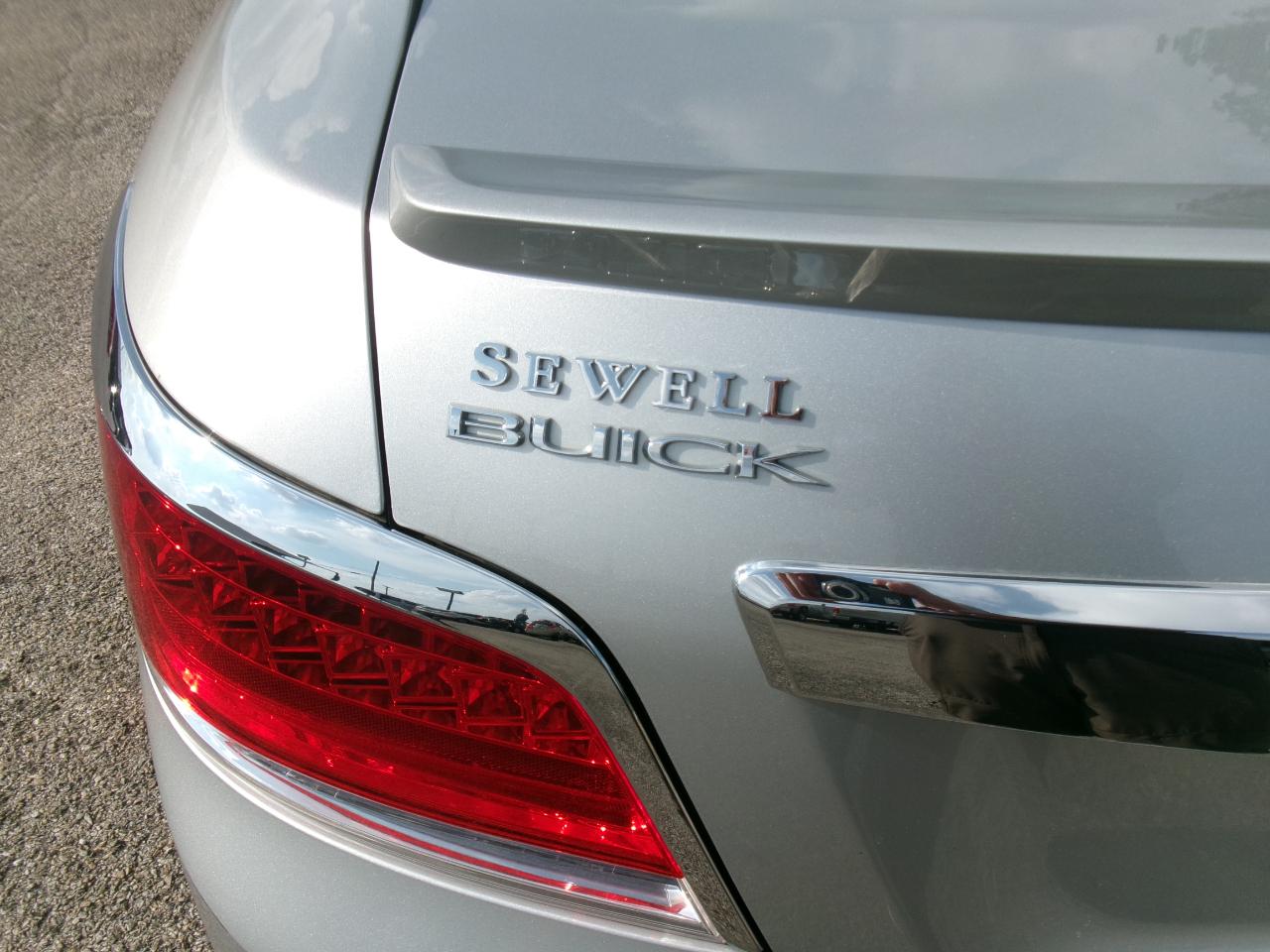 Buick LaCrosse CX 2010