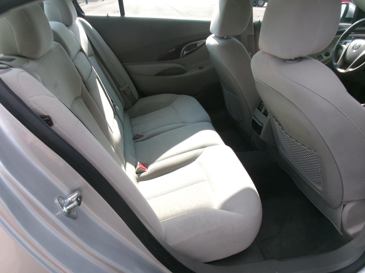 Buick LaCrosse CX 2010
