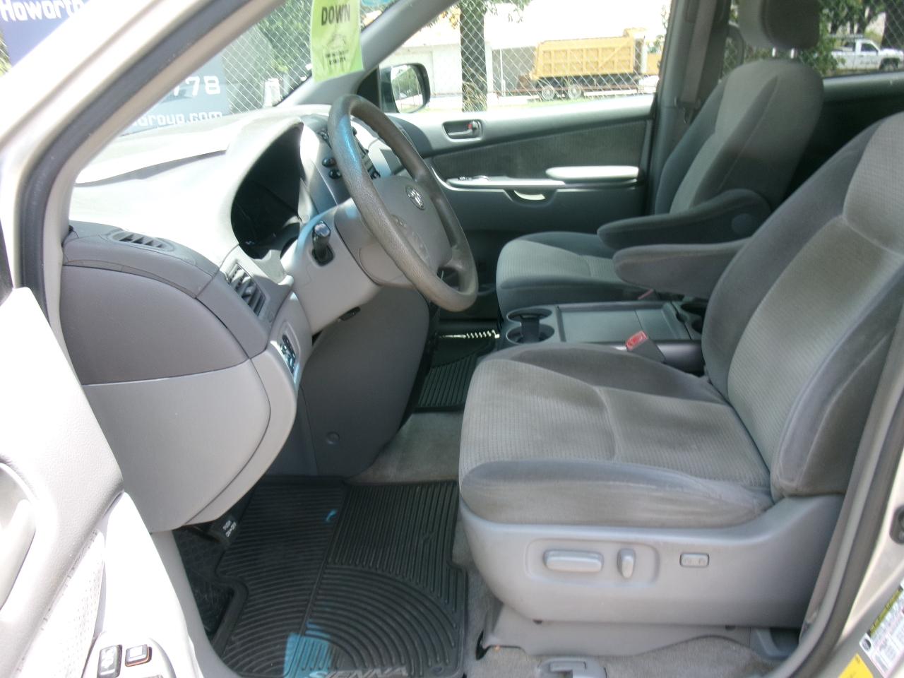 Toyota Sienna  2008