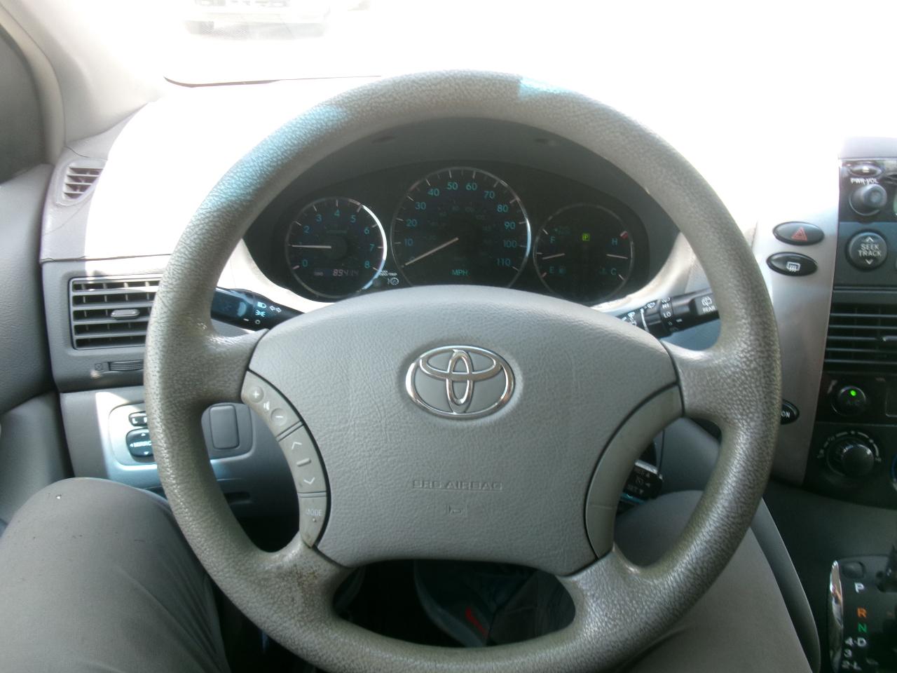 Toyota Sienna  2008
