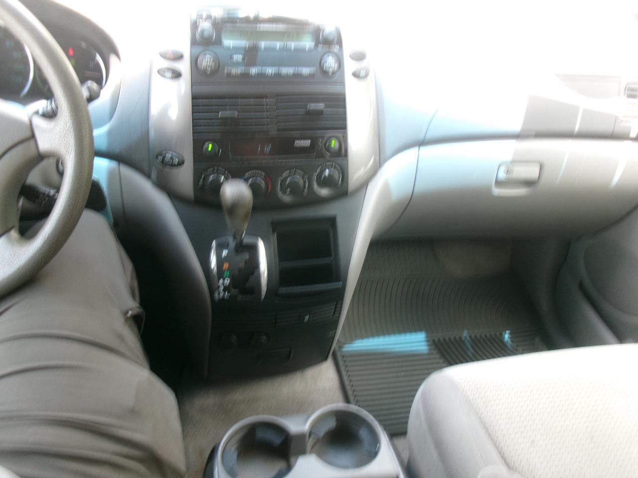 Toyota Sienna  2008