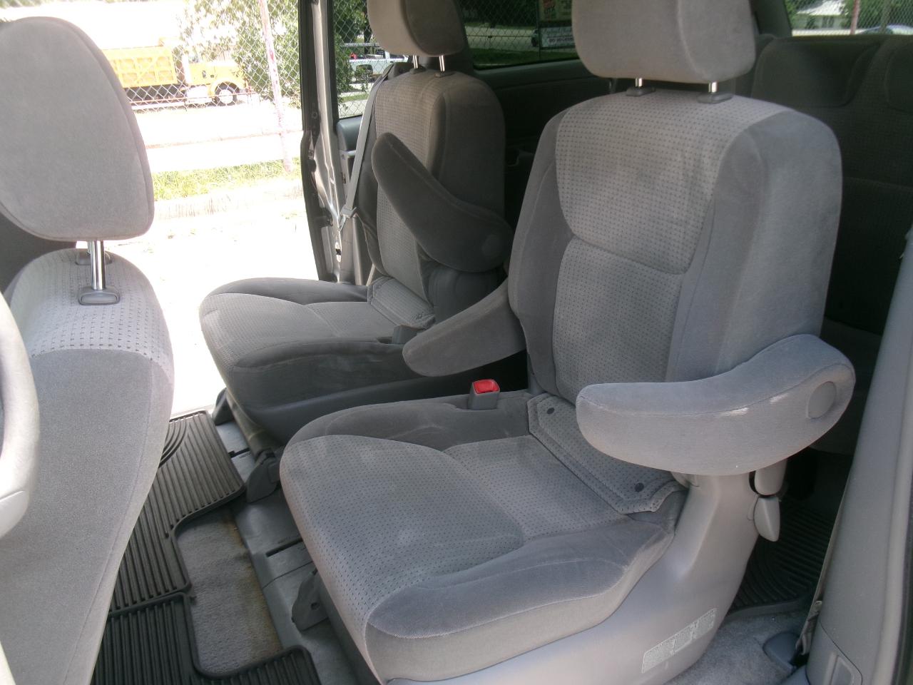 Toyota Sienna  2008