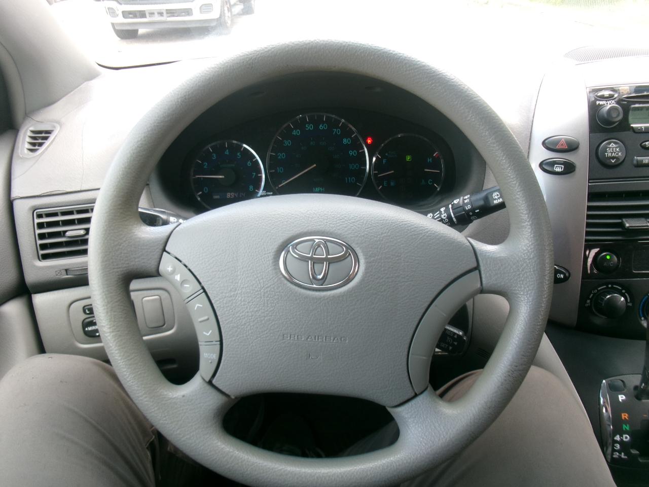 Toyota Sienna  2008