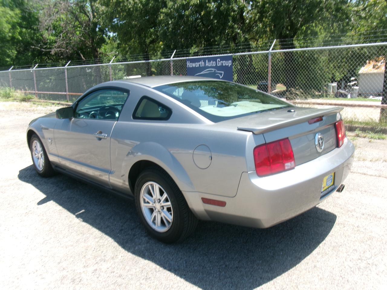 Ford Mustang V6 Premium Coupe 2009