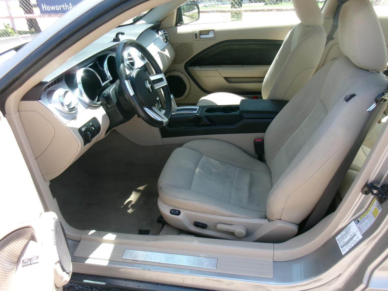 Ford Mustang V6 Premium Coupe 2009
