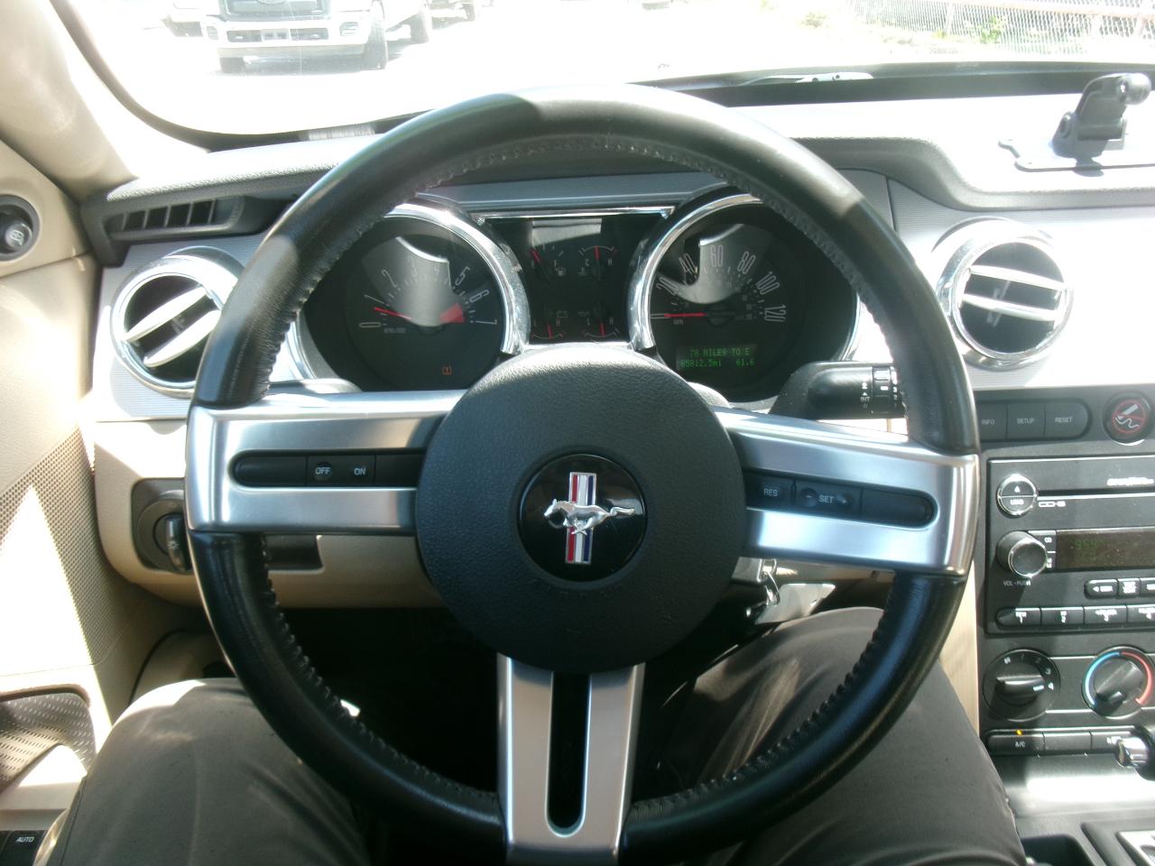 Ford Mustang V6 Premium Coupe 2009