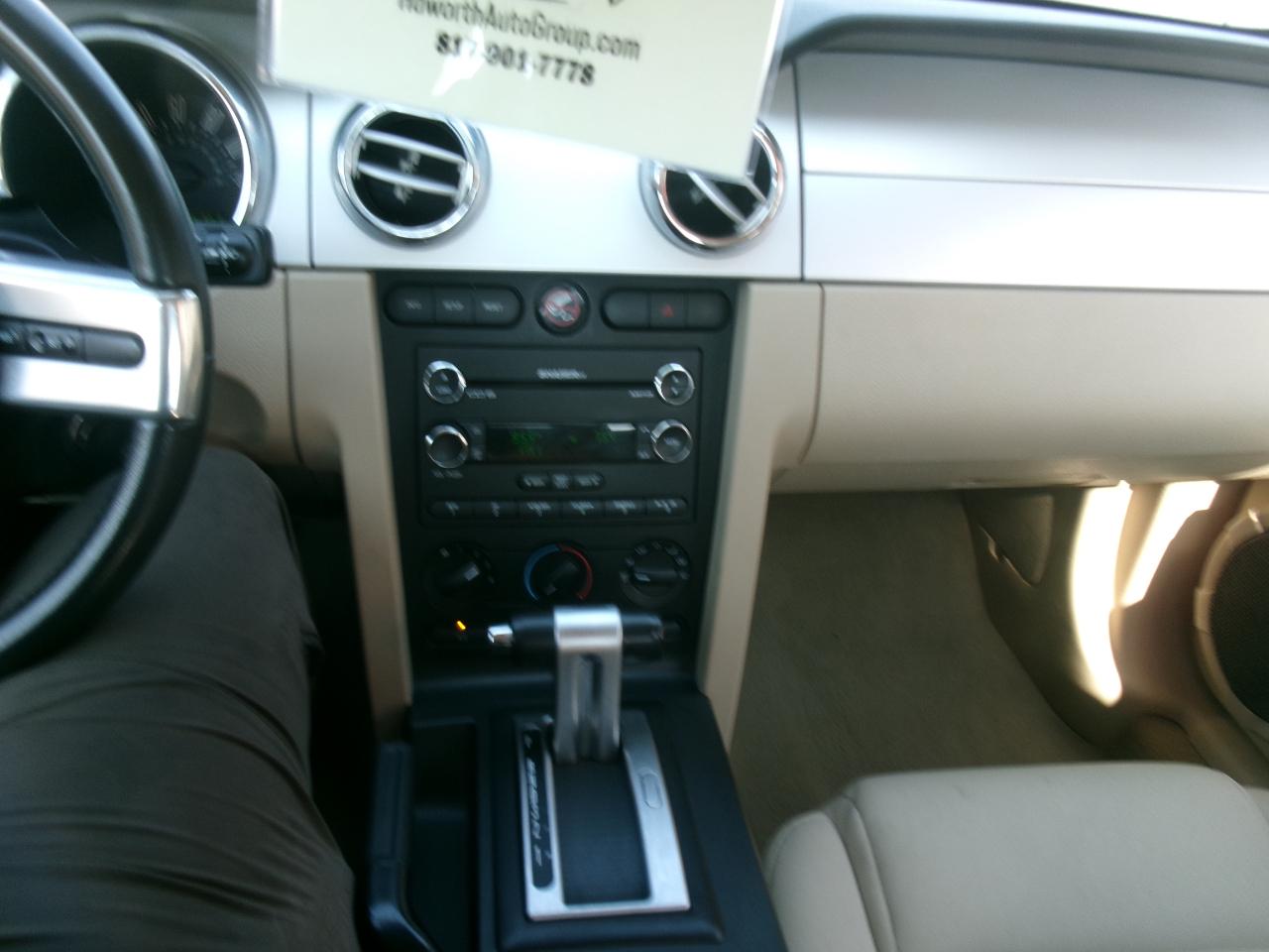 Ford Mustang V6 Premium Coupe 2009