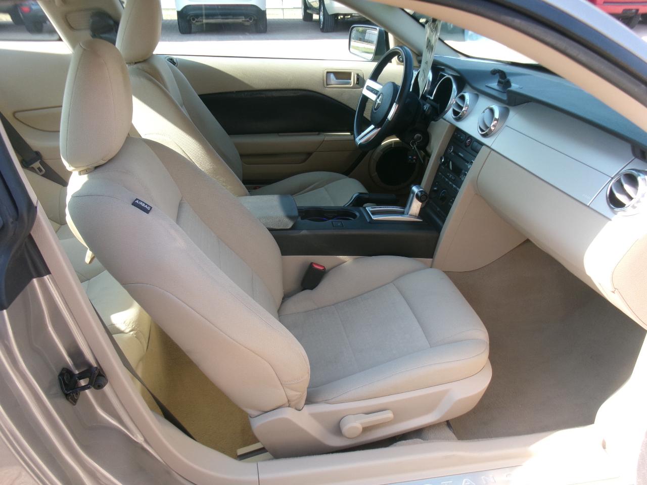 Ford Mustang V6 Premium Coupe 2009