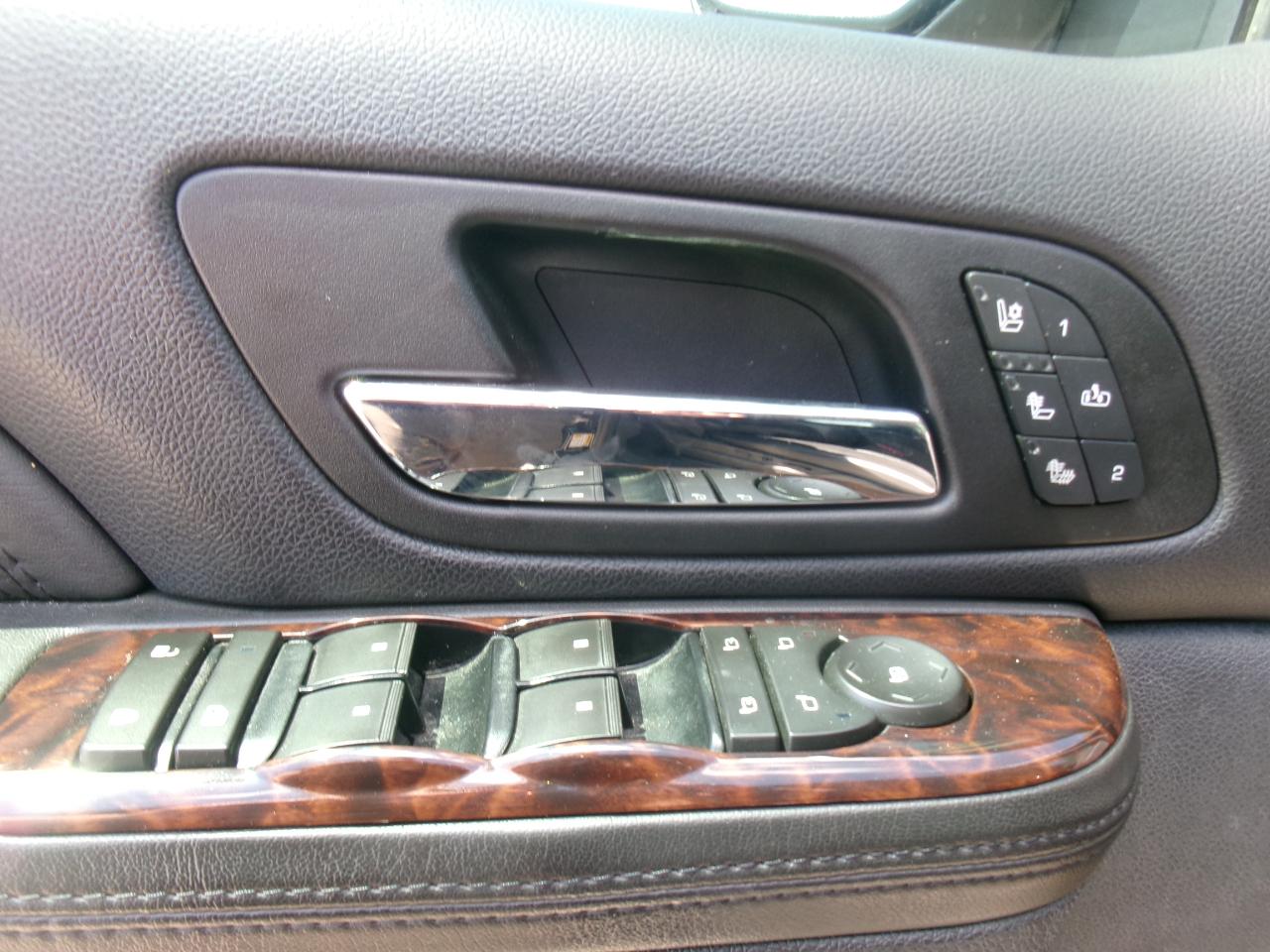 GMC Yukon Denali XL AWD 2010