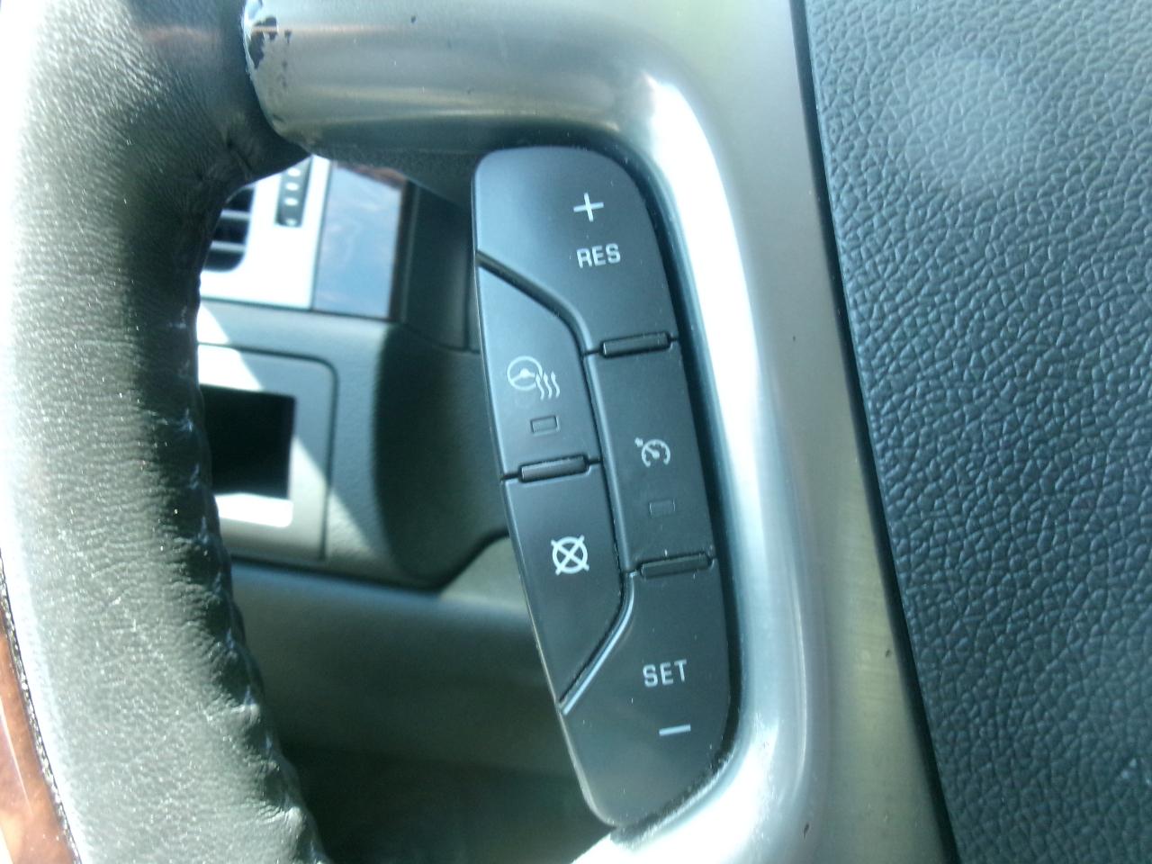 GMC Yukon Denali XL AWD 2010