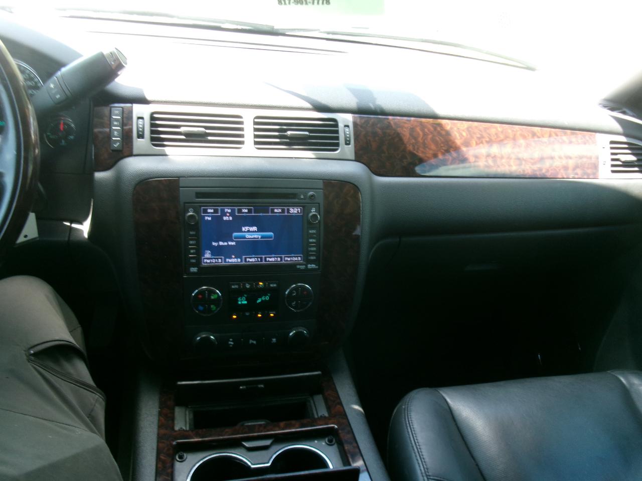 GMC Yukon Denali XL AWD 2010