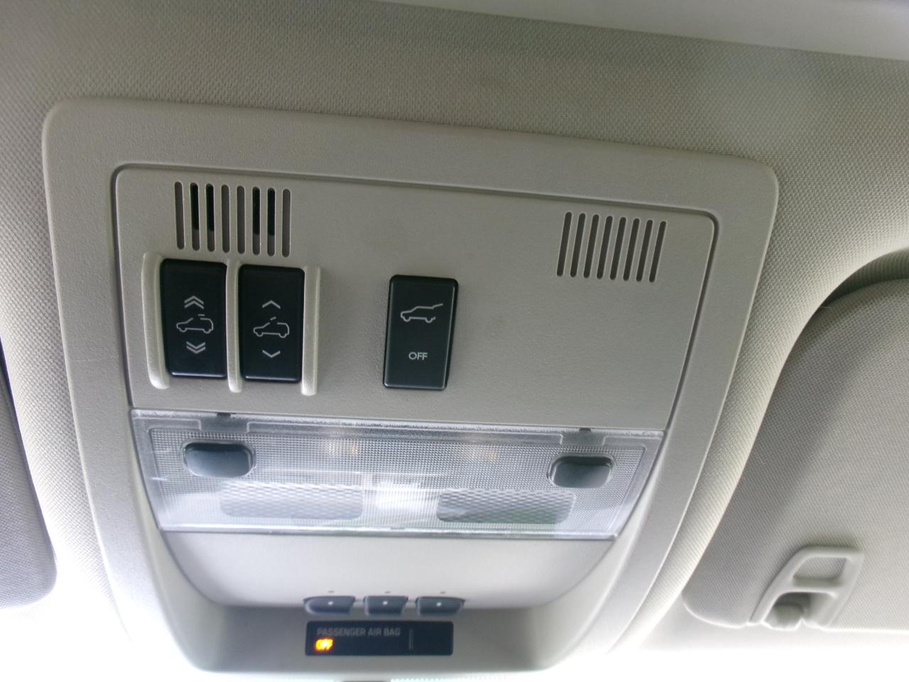 GMC Yukon Denali XL AWD 2010