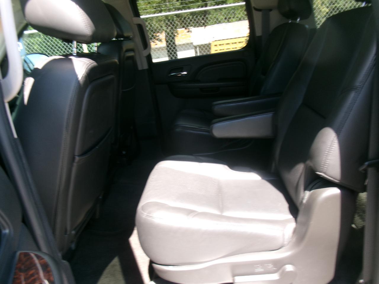GMC Yukon Denali XL AWD 2010