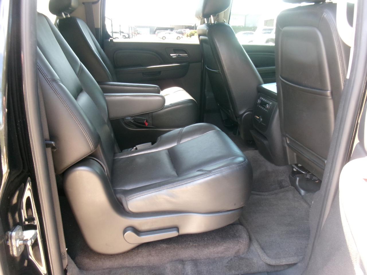 GMC Yukon Denali XL AWD 2010