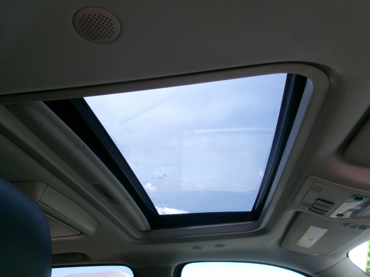 GMC Yukon Denali XL AWD 2010
