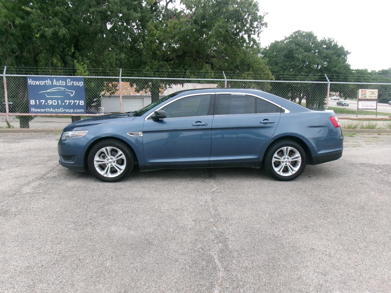 Ford Taurus SE FWD 2018